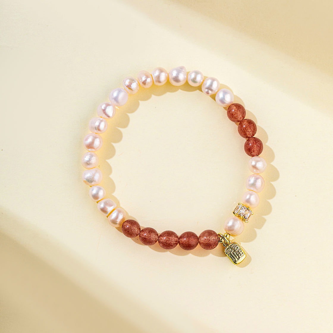 Strawberry Crystal Pearl Gold Bracelet-【Natural Energy & Handmade】